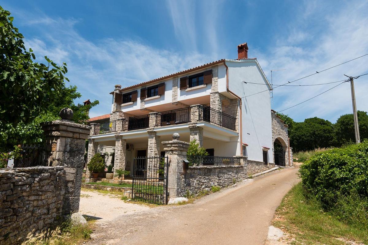 Holiday Home Kukurin Bale Exterior foto